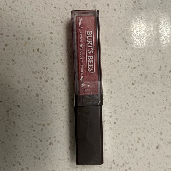 Burt's Bees 100% Natural Moisturizing Liquid Lipstick - Picture 2 of 6